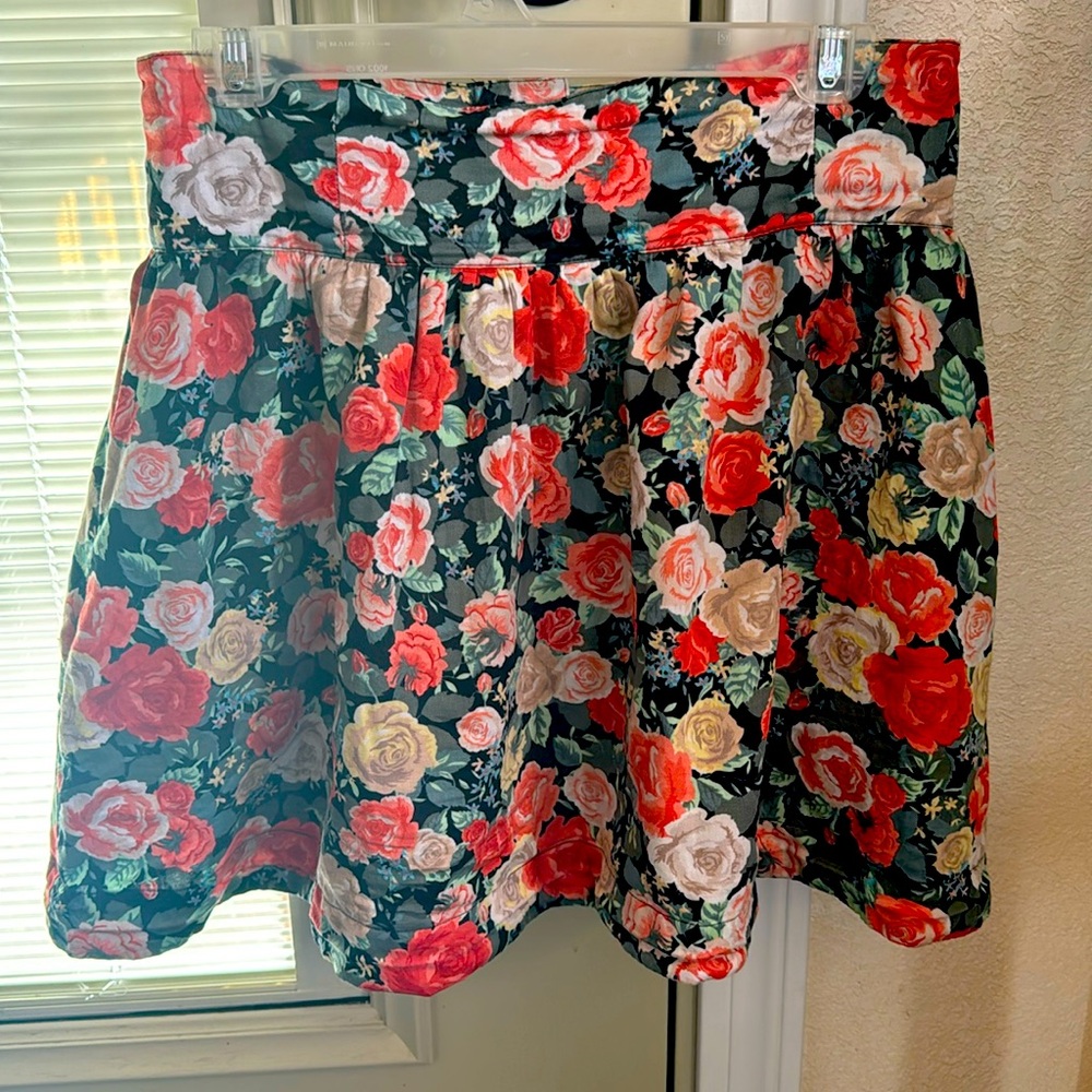 H&M Divided floral skirt